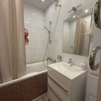 Сдается 2-х комнатная квартира, 68 м²