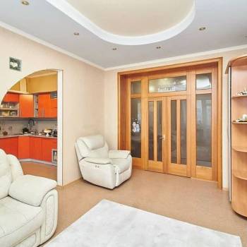 Продается Многокомнатная квартира, 136,6 м²