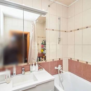 Продается Многокомнатная квартира, 136,6 м²