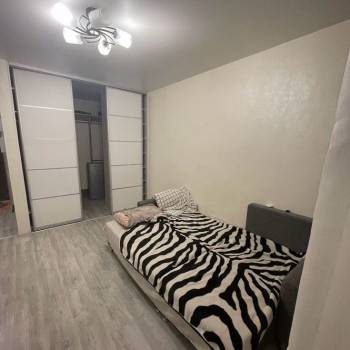 Продается 1-комнатная квартира, 32 м²