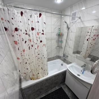 Сдается Многокомнатная квартира, 80 м²