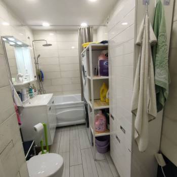 Продается 1-комнатная квартира, 48 м²