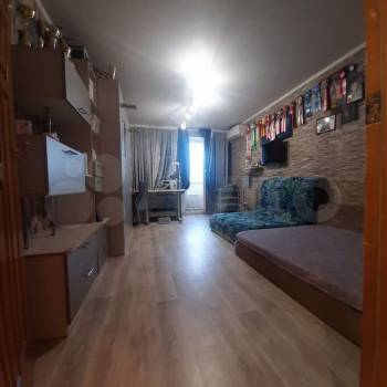 Продается Многокомнатная квартира, 105 м²