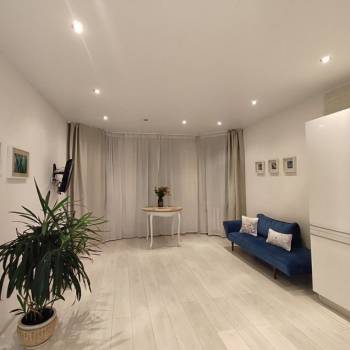 Продается 1-комнатная квартира, 50 м²