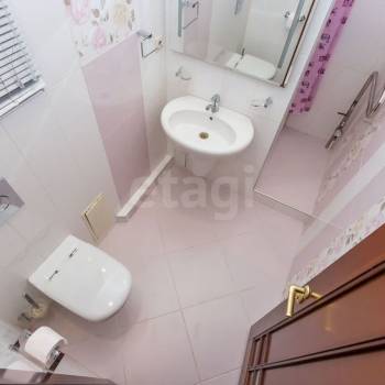 Продается 1-комнатная квартира, 61,2 м²