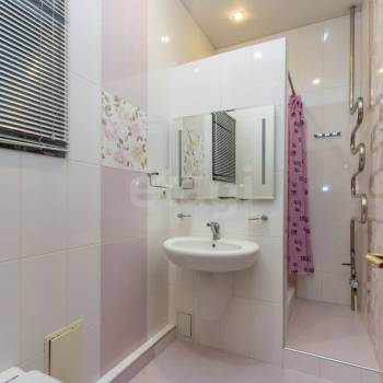 Продается 1-комнатная квартира, 61,2 м²
