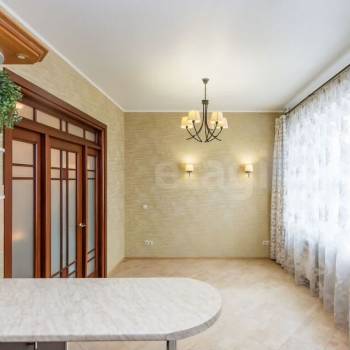 Продается 1-комнатная квартира, 61,2 м²