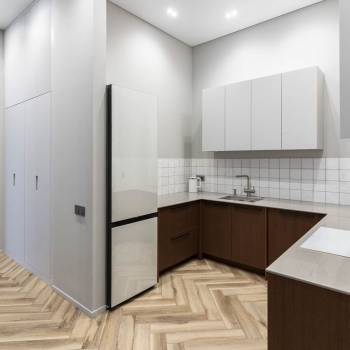 Продается 2-х комнатная квартира, 142,4 м²