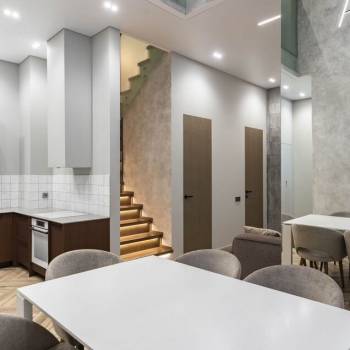Продается 2-х комнатная квартира, 142,4 м²