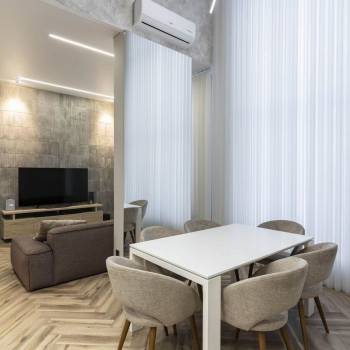 Продается 2-х комнатная квартира, 142,4 м²