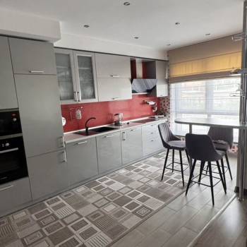 Продается 3-х комнатная квартира, 105 м²