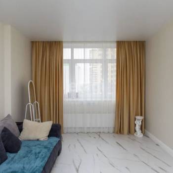 Продается 1-комнатная квартира, 40 м²