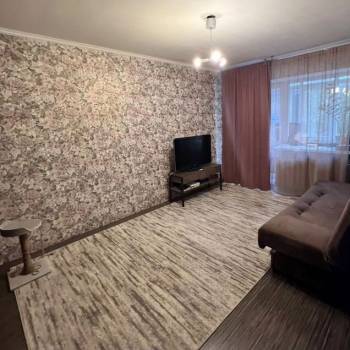 Продается 1-комнатная квартира, 32 м²