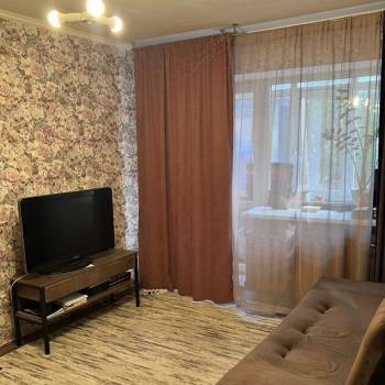 Продается 1-комнатная квартира, 32 м²