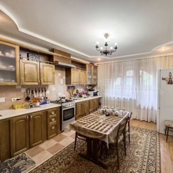 Продается Дом, 200 м²