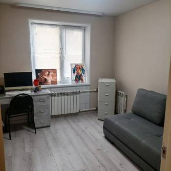 Продается Многокомнатная квартира, 82 м²