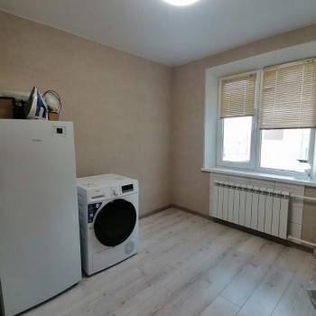 Продается Многокомнатная квартира, 82 м²