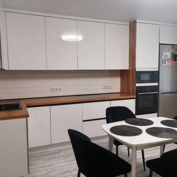Продается Многокомнатная квартира, 82 м²