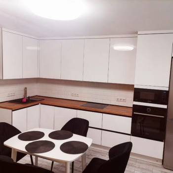 Продается Многокомнатная квартира, 82 м²