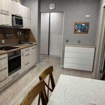 Сдается 1-комнатная квартира, 42 м²