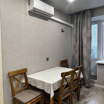 Сдается 1-комнатная квартира, 42 м²