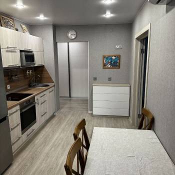 Сдается 1-комнатная квартира, 42 м²