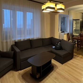 Сдается 2-х комнатная квартира, 90 м²