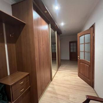 Сдается 2-х комнатная квартира, 90 м²
