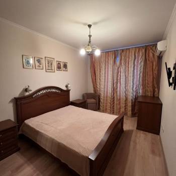 Сдается 2-х комнатная квартира, 90 м²