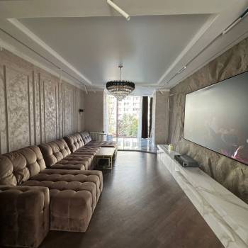 Продается 3-х комнатная квартира, 135 м²