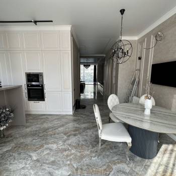 Продается 3-х комнатная квартира, 135 м²