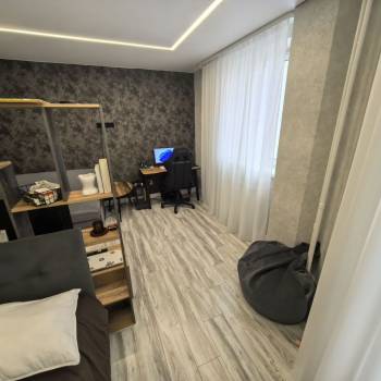 Продается 1-комнатная квартира, 42,8 м²