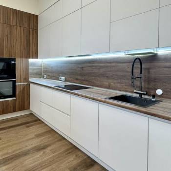 Продается Многокомнатная квартира, 122,8 м²