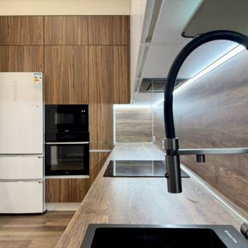 Продается Многокомнатная квартира, 122,8 м²