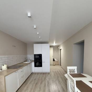 Продается 1-комнатная квартира, 50 м²