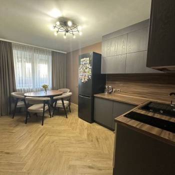 Продается 1-комнатная квартира, 43 м²
