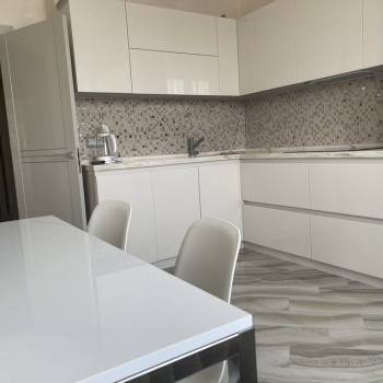 Сдается 2-х комнатная квартира, 83,3 м²