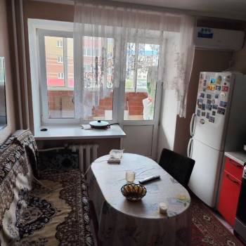 Продается 1-комнатная квартира, 42 м²