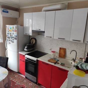 Продается 1-комнатная квартира, 42 м²