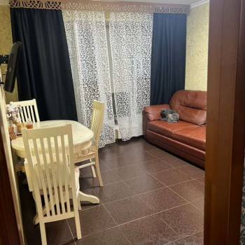 Продается 1-комнатная квартира, 57 м²