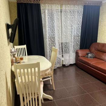 Продается 1-комнатная квартира, 57 м²