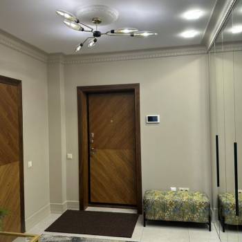Продается 1-комнатная квартира, 100 м²
