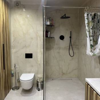 Продается 1-комнатная квартира, 100 м²