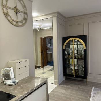 Продается 1-комнатная квартира, 100 м²