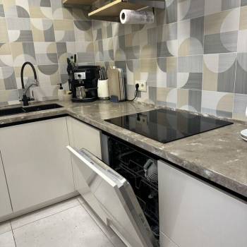 Продается 1-комнатная квартира, 100 м²