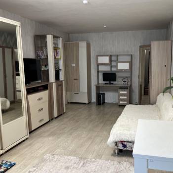 Продается 1-комнатная квартира, 41 м²