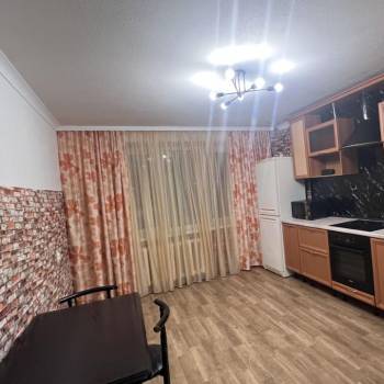 Сдается 2-х комнатная квартира, 65 м²