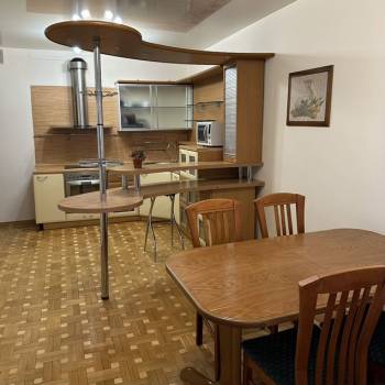 Продается 2-х комнатная квартира, 101,1 м²