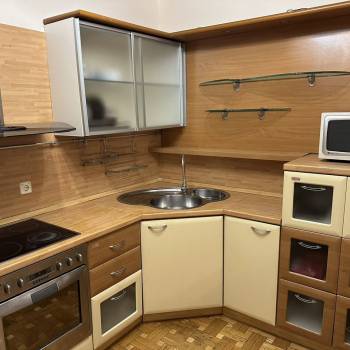 Продается 2-х комнатная квартира, 101,1 м²