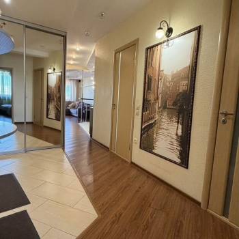 Продается 2-х комнатная квартира, 86,7 м²
